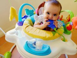Online Guide to Choosing Safe Baby Bath Products with a Splash of Fun