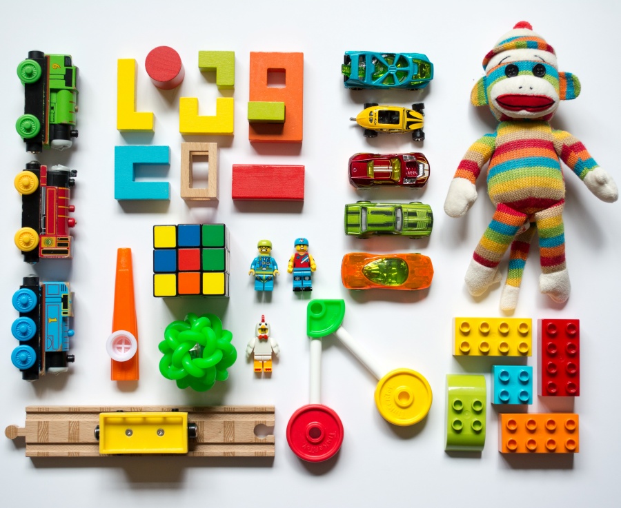Toys appropriate age borncute kids How to Choose Age Appropriate Toys Online
