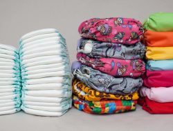 Comparing Cloth and Disposable Diapers Online Showdown Comparing Cloth and Disposable Diapers Online Showdown