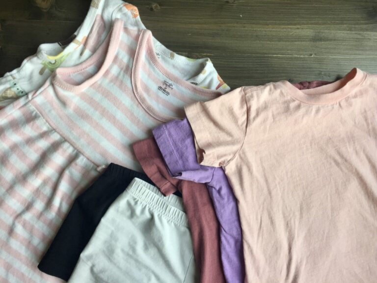 Comparing Organic and Regular Baby Clothes Online