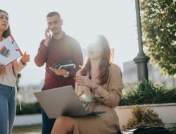 Using Analytics to Drive Sales in the Digital Marketplace Using Analytics to Drive Sales in the Digital Marketplace
