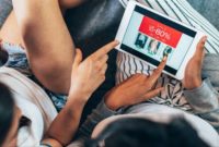 From Storefront to Smartphone The Digital Shift in Fashion Shopping