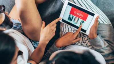 From Storefront to Smartphone The Digital Shift in Fashion Shopping