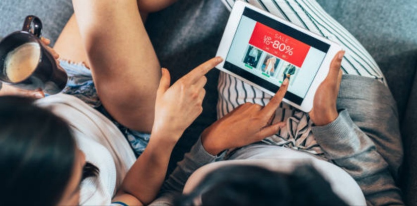 From Storefront to Smartphone The Digital Shift in Fashion Shopping