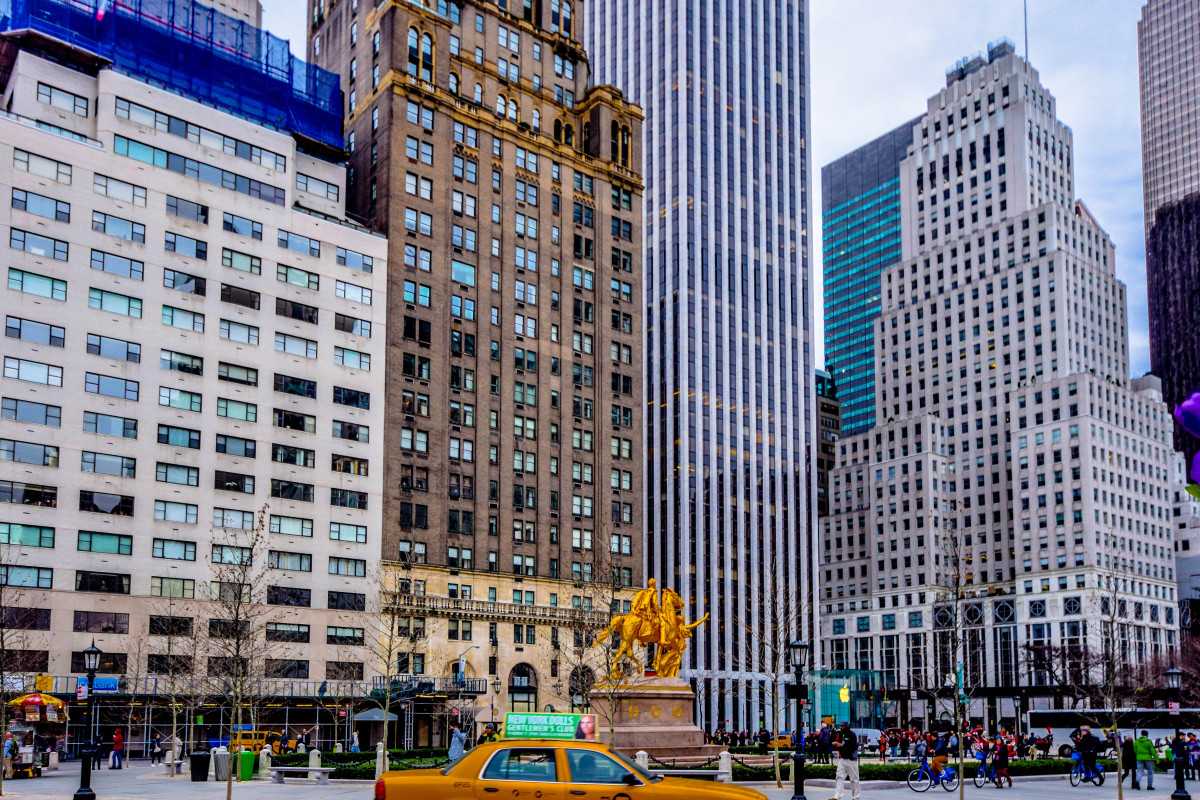 Building Brand Loyalty in the Fashion and Accessories Industry