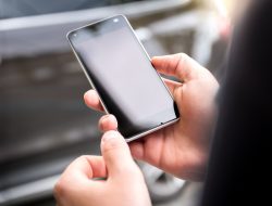 Mobile Shopping Trends in the Fashion and Accessories Market